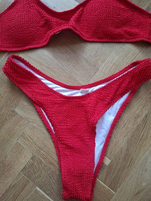 2 чифта бански Л размер жена червено и черно нов лято