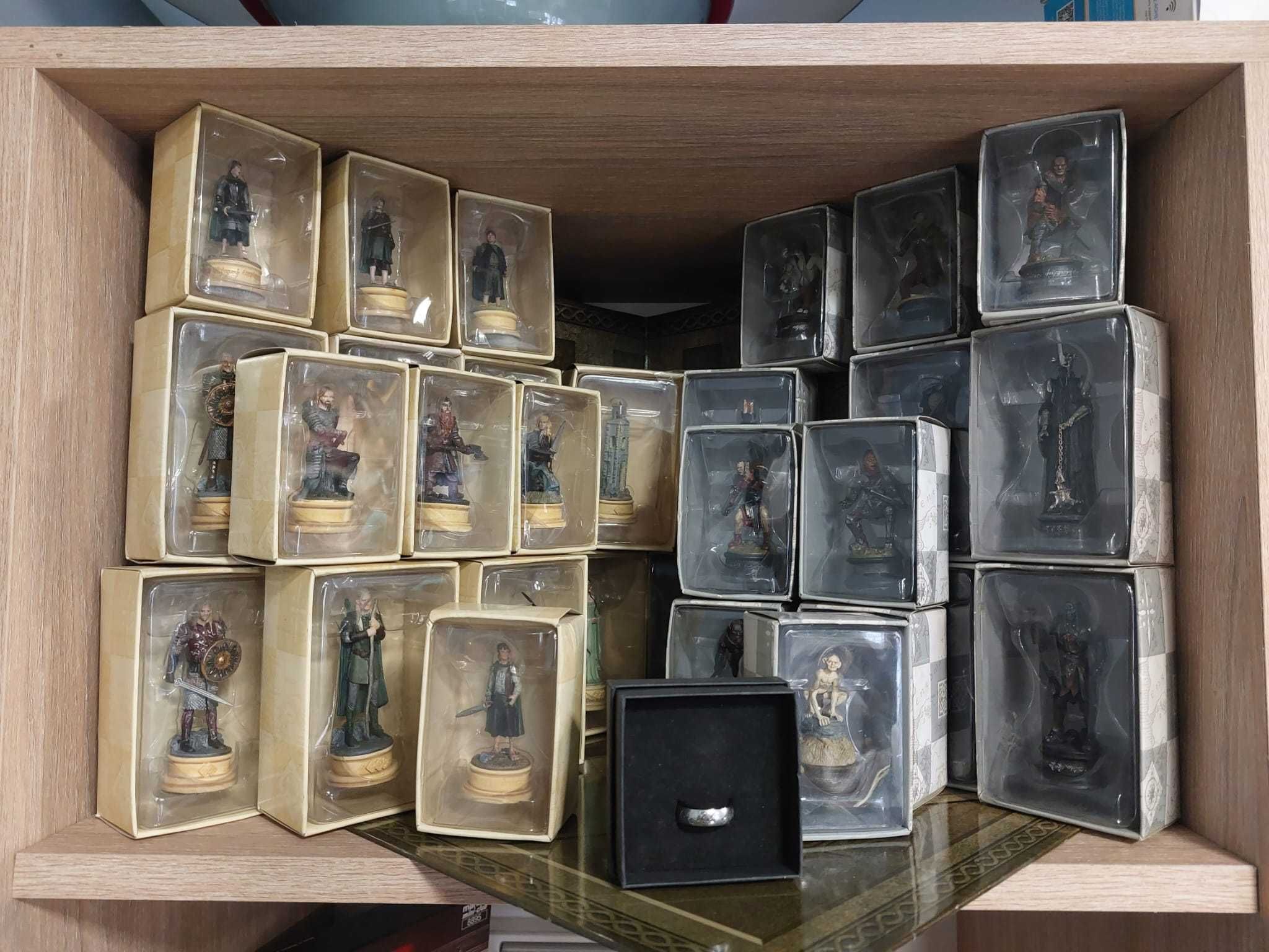 Liquid Money vinde - Set Complet Sah Figurine Lord of the Rings Nou