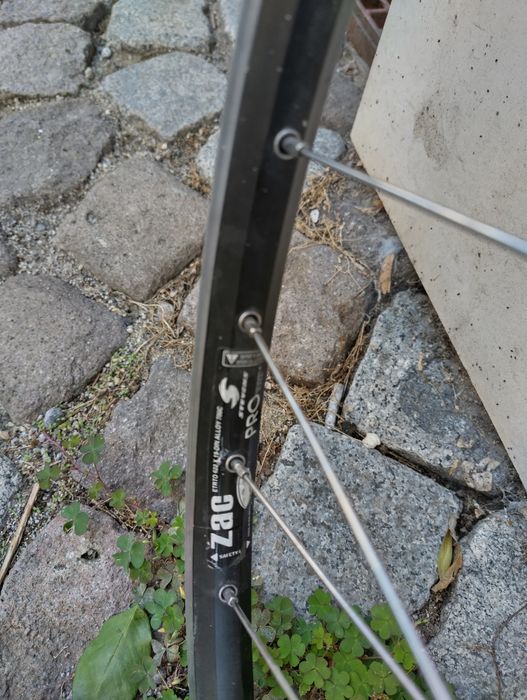 Капла задна Shimano 28 ' и две външни гуми Rubena Fl