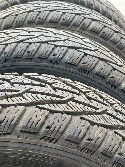 Гуми Taurus 215/55 R16 – добър грайфер, DOT 26/18