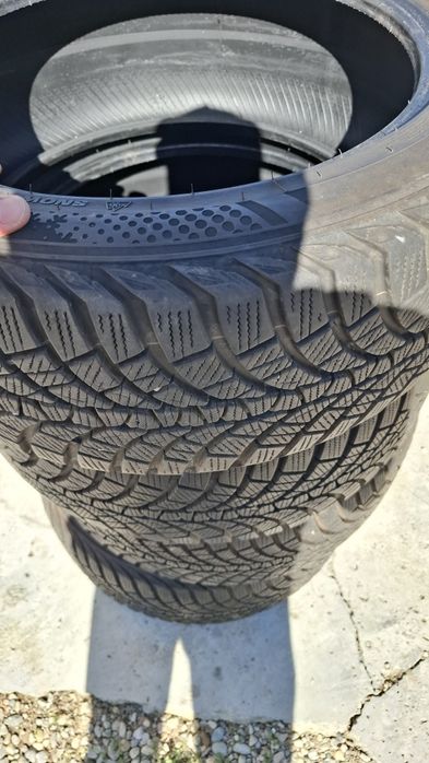 Anvelope iarna 235/45/R17