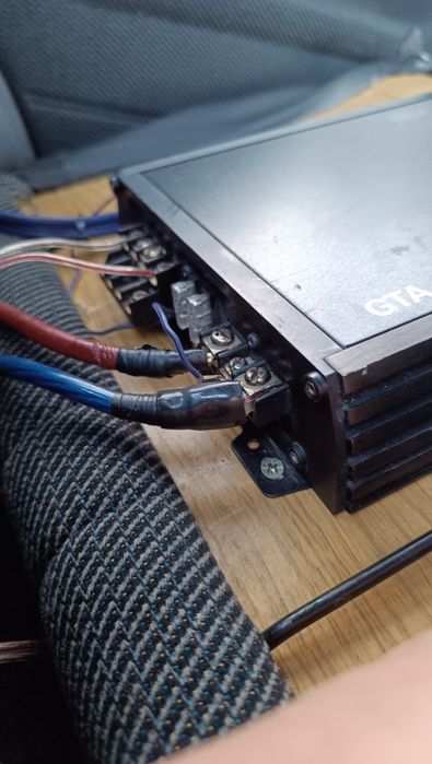 Усилвател Blaupunkt GTA 470 Mystic-840 Watts