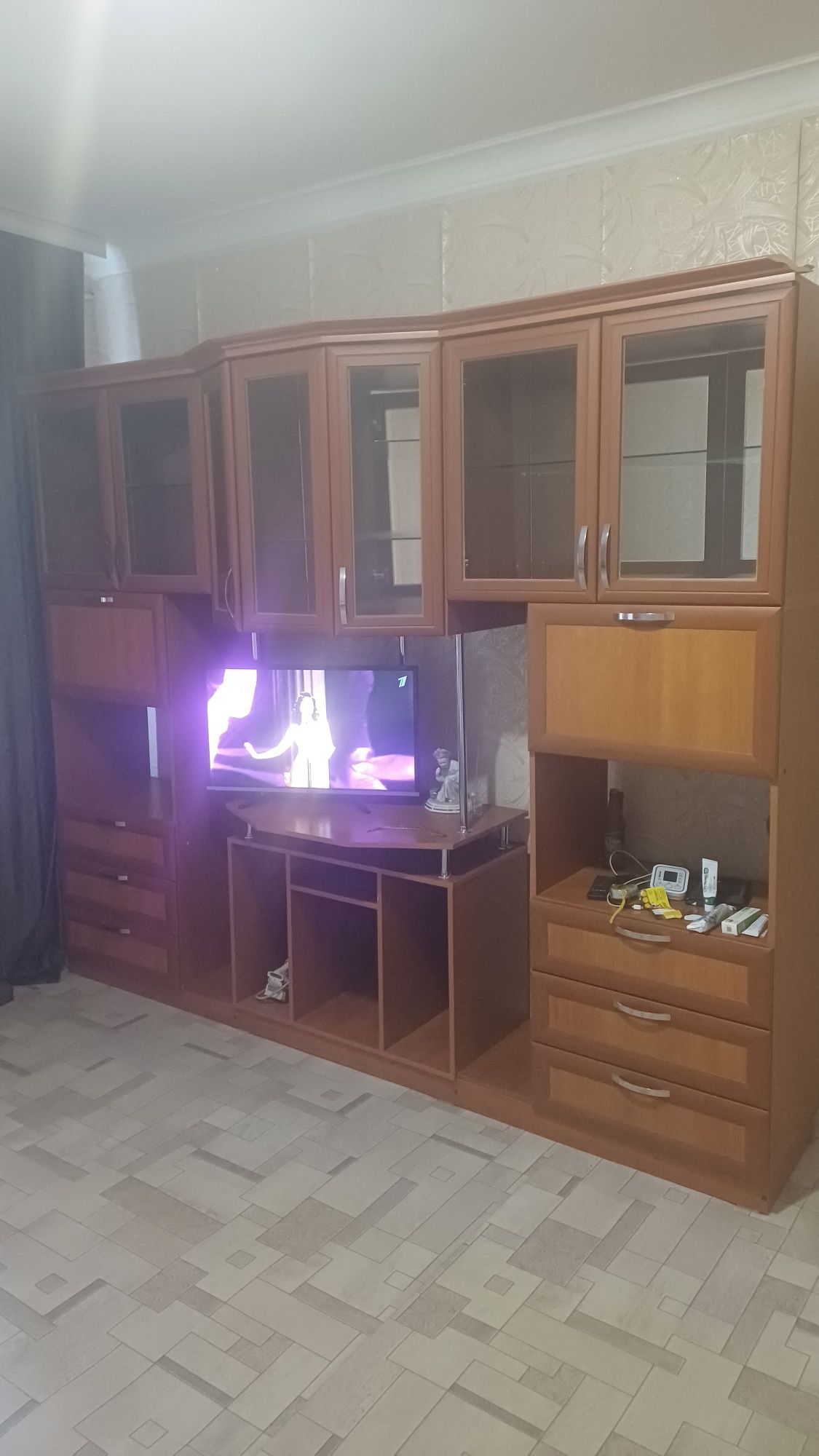 Продам стенку в зал
