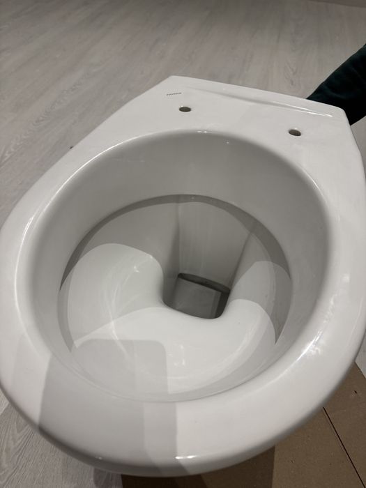 Vand wc nou , cu predare personala in localitatea Giroc