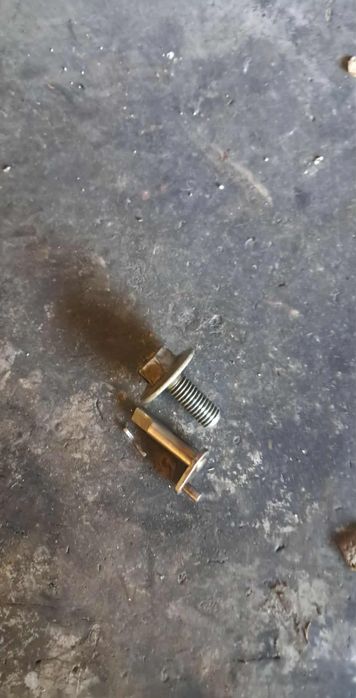 Vând piese yamaha yzf