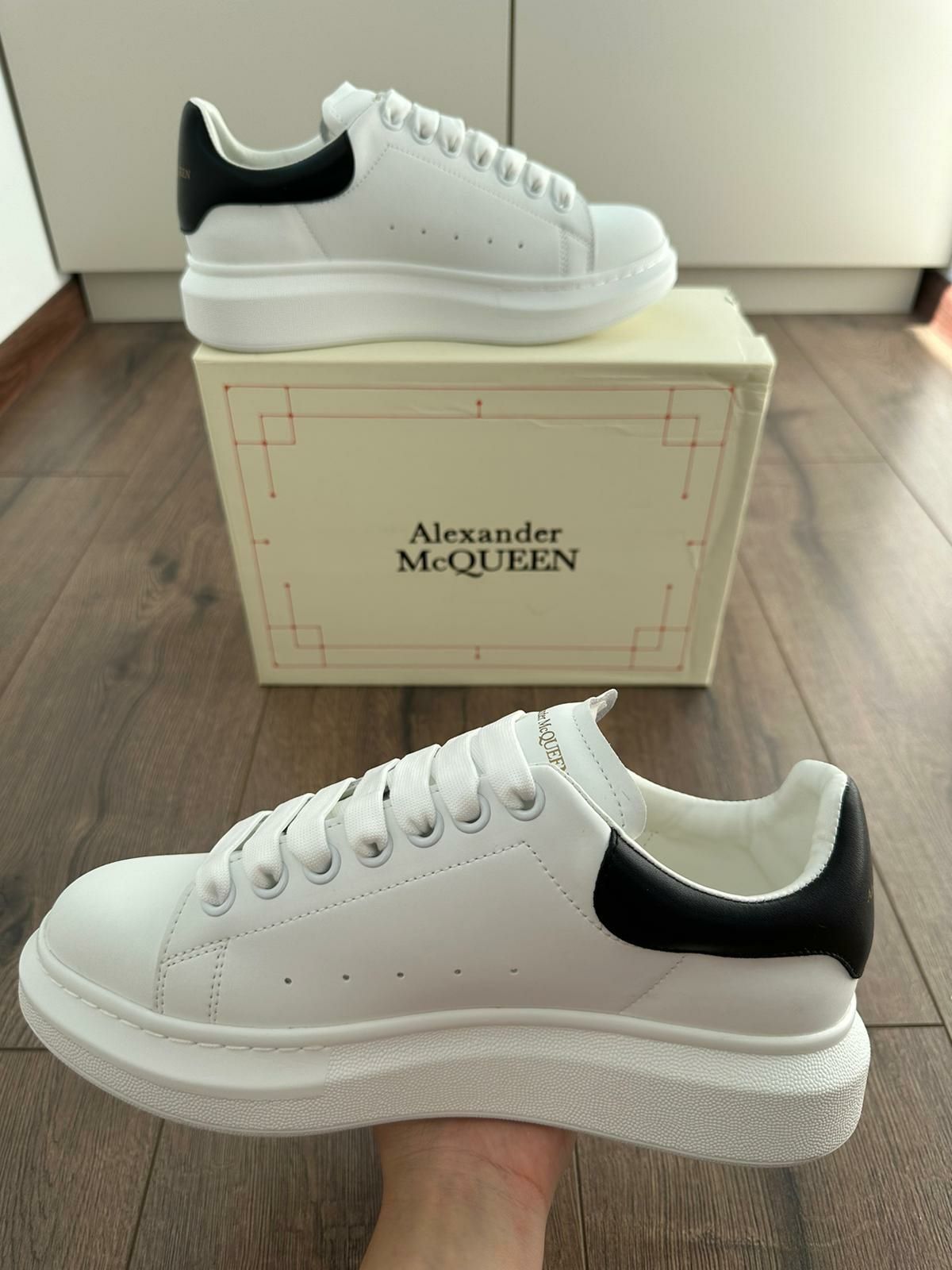 Adidasi Alexander McQUEEN produs din piele 100% premium