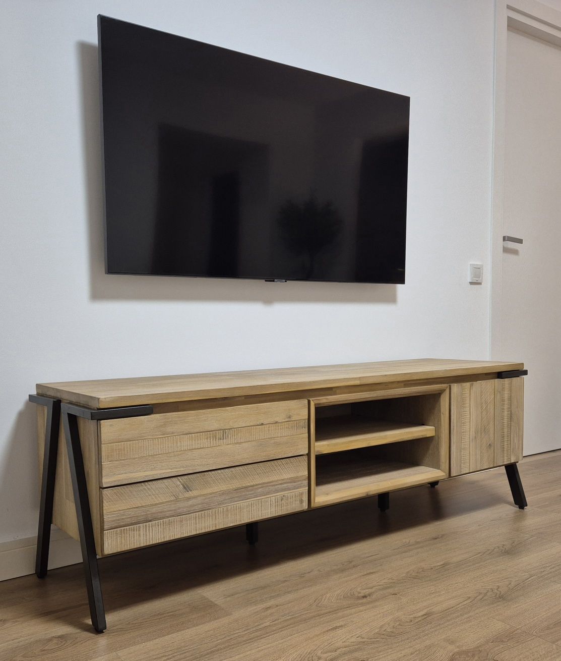 Comoda TV LEMN MASIV de SALCAM cu finisaj natural albit | 165 cm