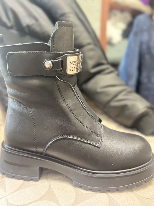 Продам женскую обувь