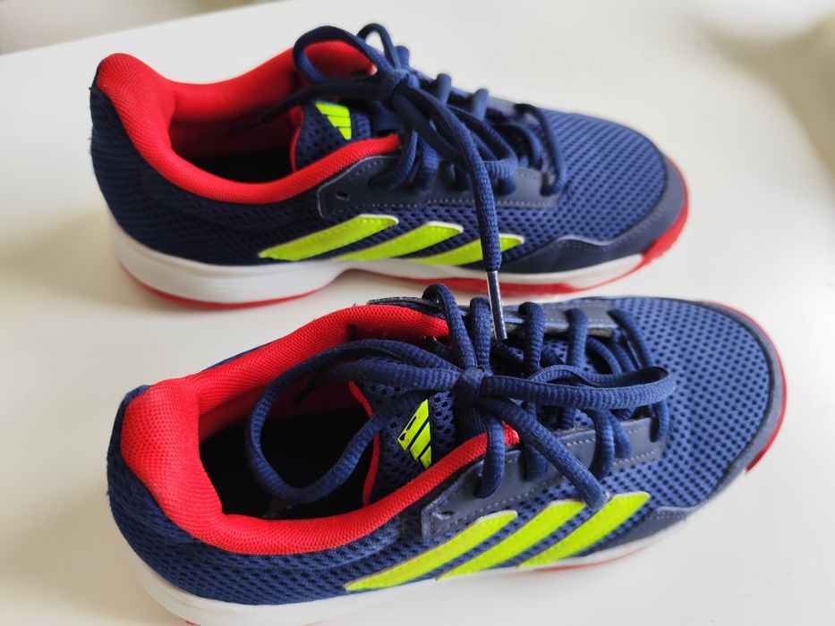 Маратонки модел Адидас