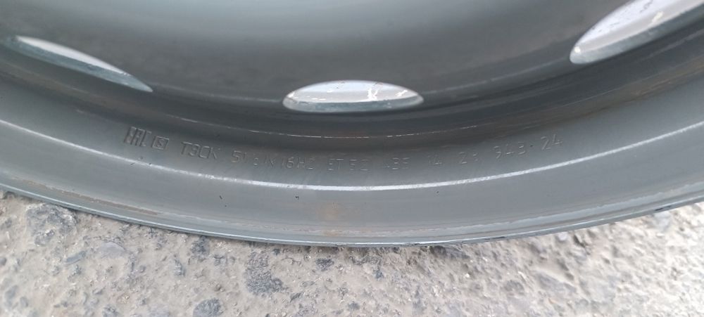 Продам диски на ниву