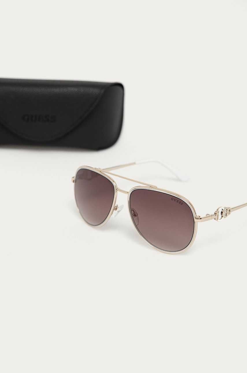 Оригинални дамски слънчеви очила Guess -45%