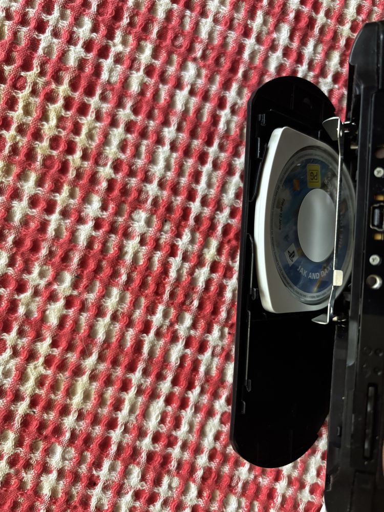 PSP работеща конзола с 6 игри