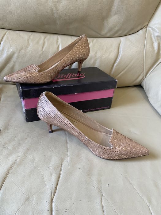 Buffalo - дизайнерски дамски обувки