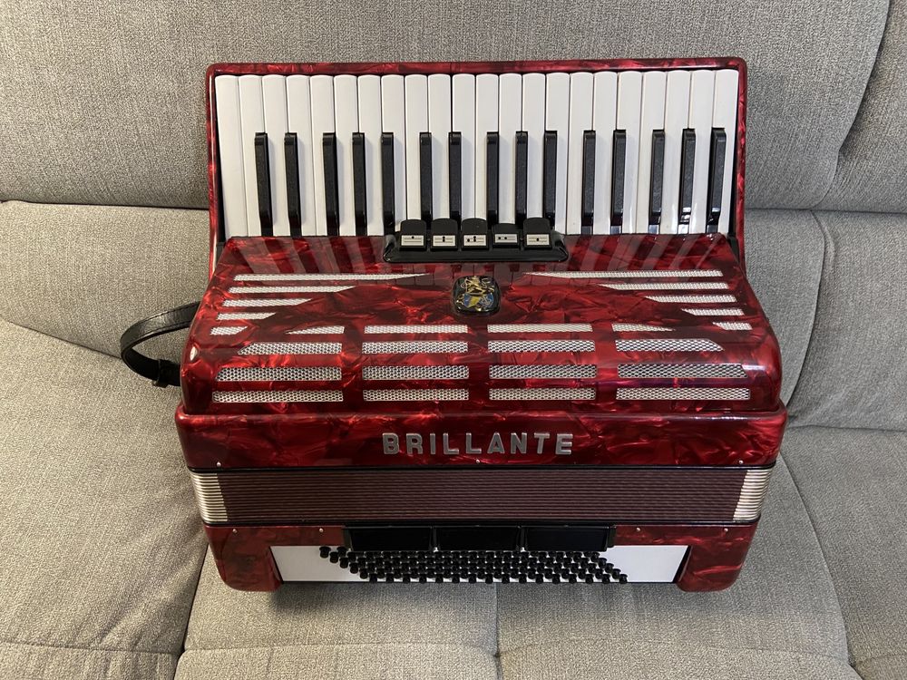 Acordeon nemtesc Briliane/Weltmeister