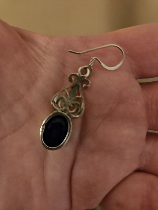 Vând cercei superbi din argint 925 si safire.