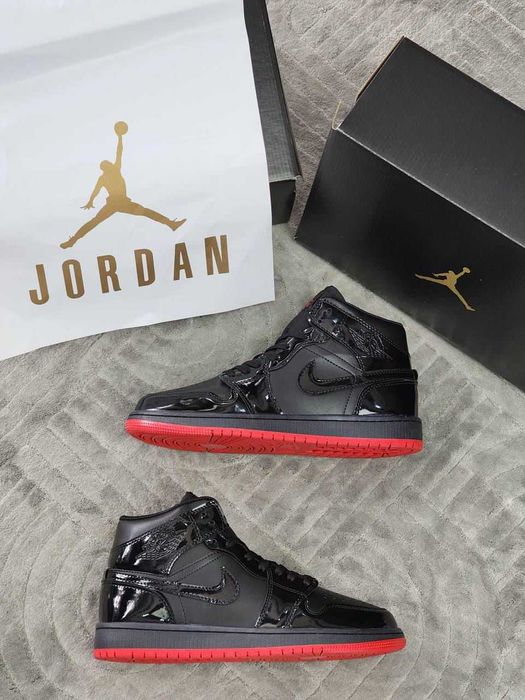 Air Jordan 1 Retro High Black Noire Metallic