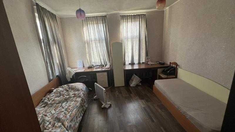 Луксозен тристаен апартамент в Център