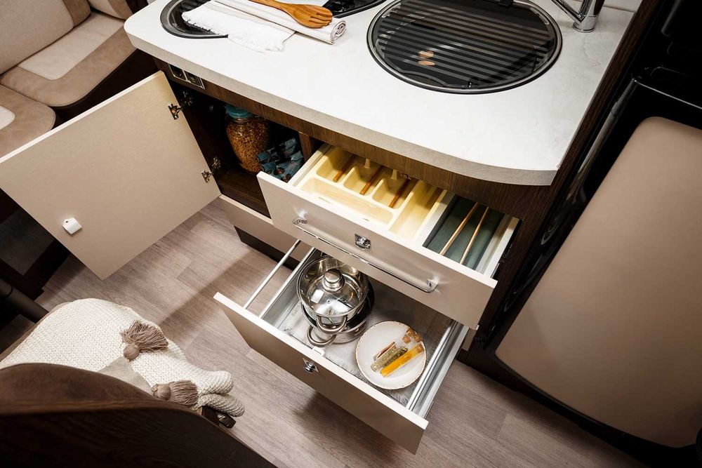 Autorulota premium 6 locuri