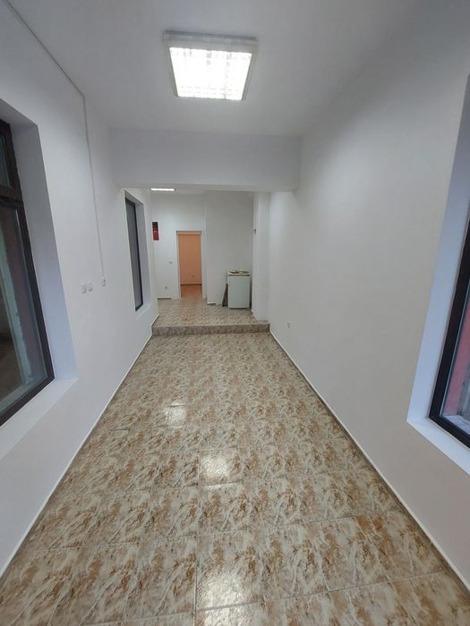 Дава се под наем Магазин в Пловдив, Кършияка - 40 кв.м за 331.5 € - Снимка #2