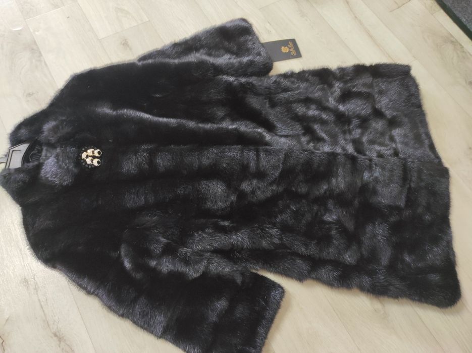 Продам норковую шубу