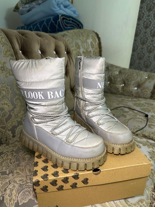 Продам сапожки для девочек зимние 35 размер