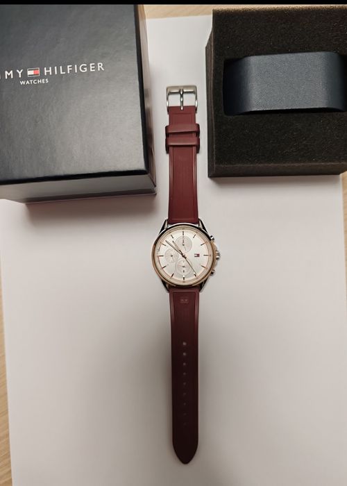 Ceas Tommy Hilfiger Stella ca nou, in garantie.