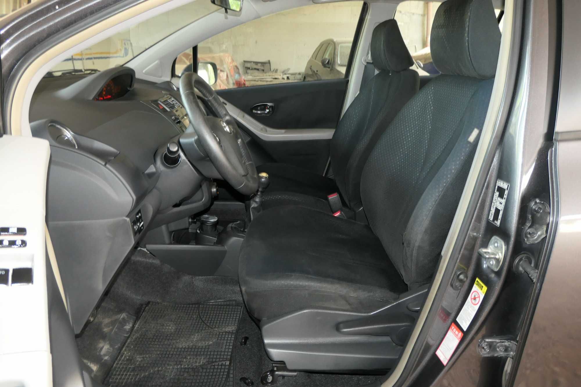 Toyota Yaris 1.33 Dual VVTI 101кс 6ск SOL КЛИМАТРОНИК ДЖАНТИ