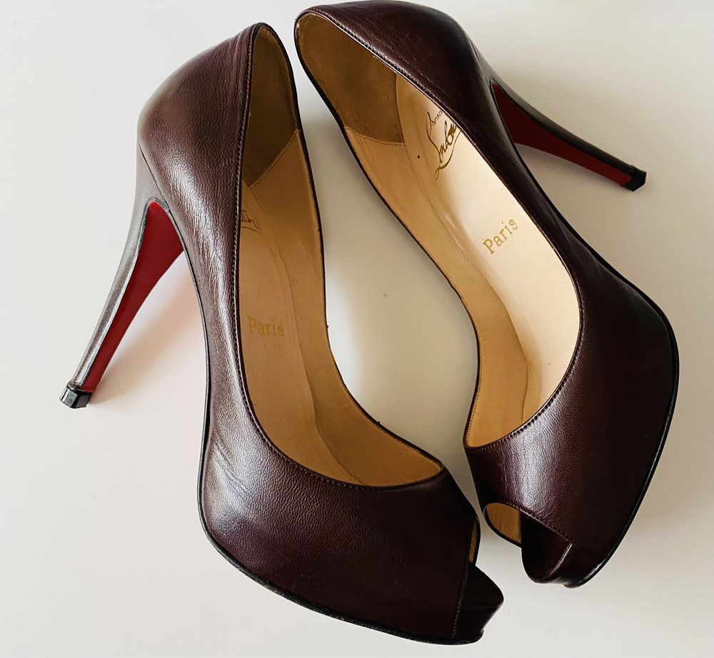 Pantofi Christian Louboutin Very Prive Peep Toe