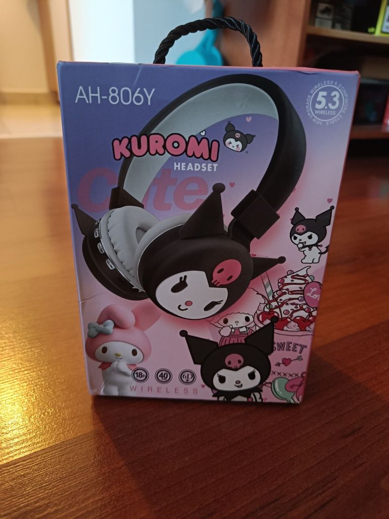 Căști Sanrio wireless, negre, model cu personajul Kuromi