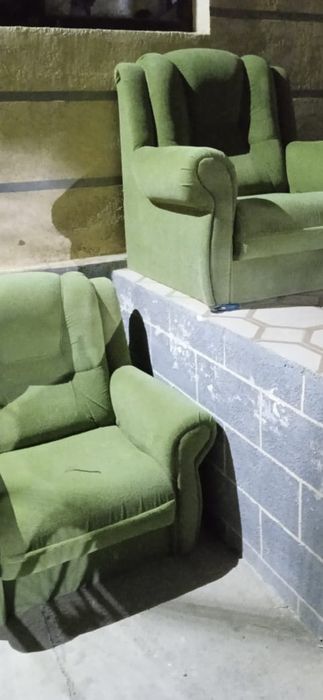 Продам диван и два кресло. Два кресло другого цвета