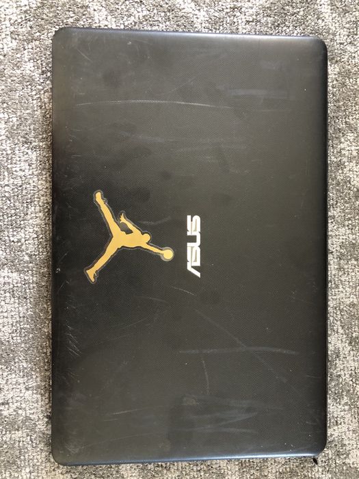 Vând laptop Asus F751L
