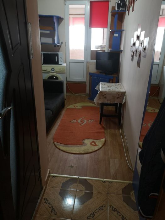 Închiriez Garsonieră