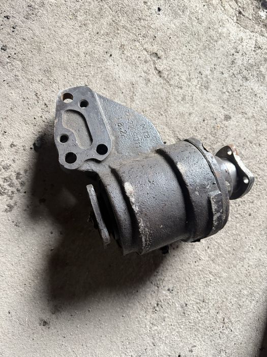 Поросенок, промежуточная опора МТЗ 82