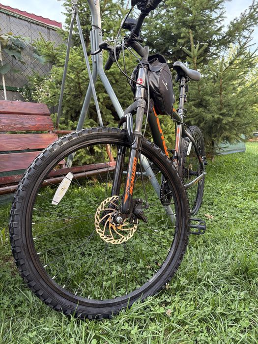 Se ofera spre vanzare bicicleta   SCHWINN 26 x 1,90