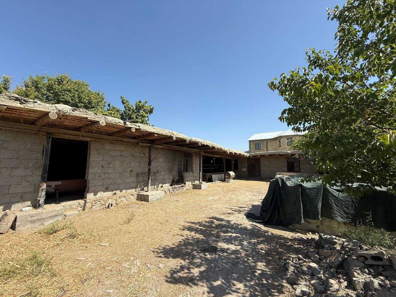 TAYYOR 15 SOTIQLI hovli sotiladi