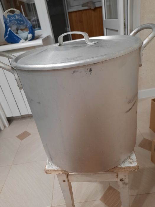 Кастрюли большие из толстого алюминия 30.0 и 20.0 литров,