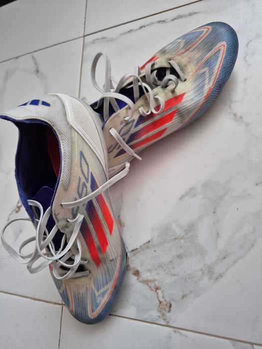 Ghete de fotbal profesionale adidas f50