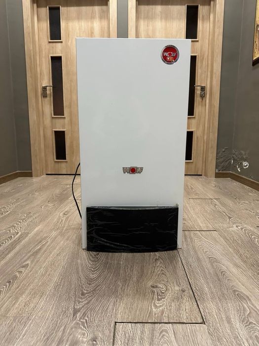 Газовая колонка. Газовый котёл. Отопление, горячая вода. Батарея