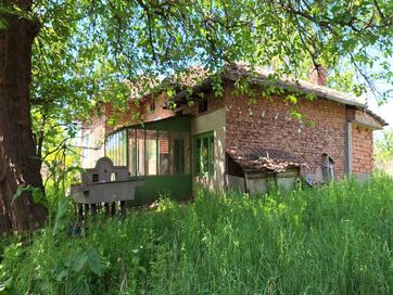 ЧАСТНО ЛИЦЕ продава тухлена къща в село Александрово