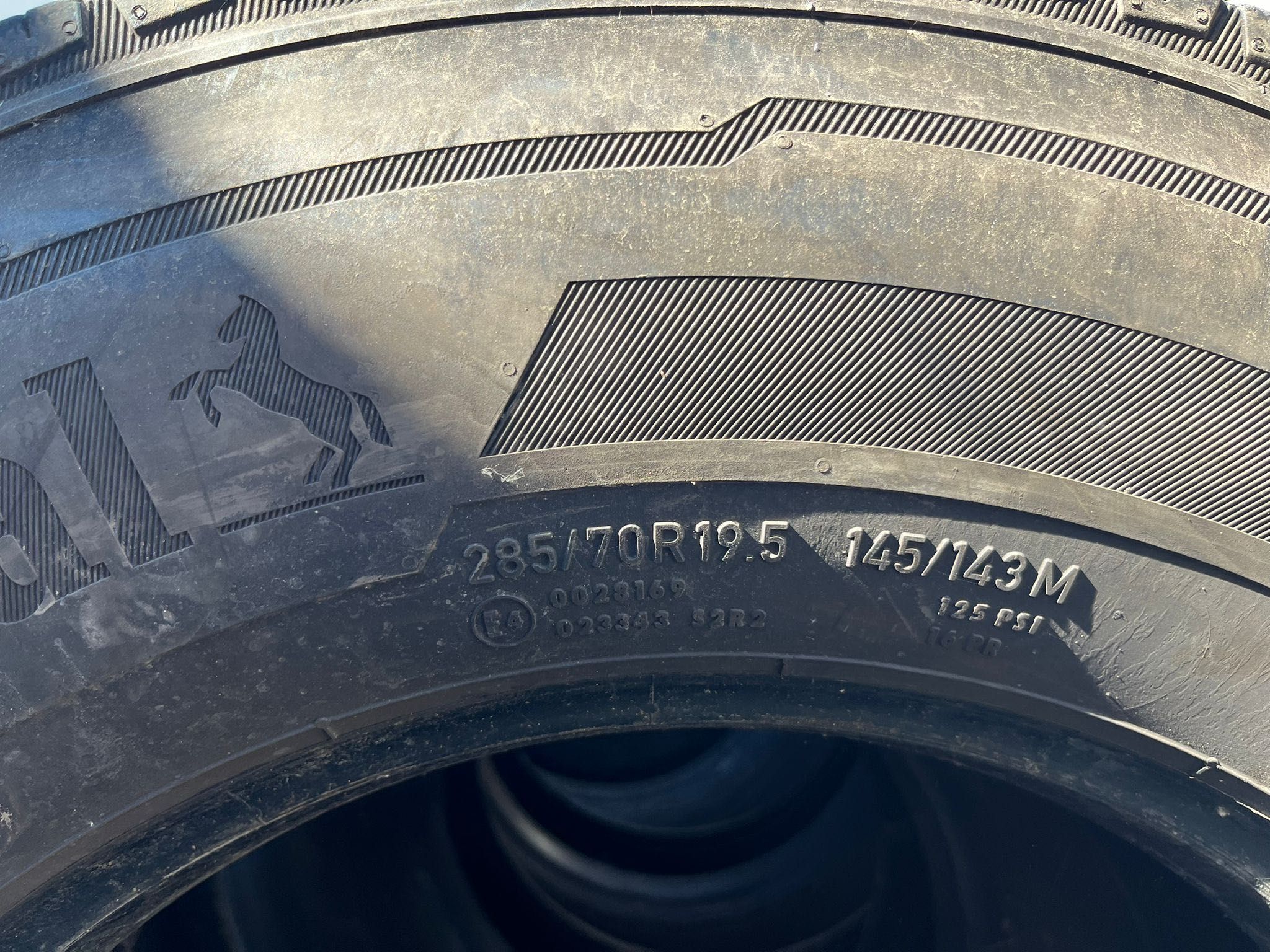 285/70 r19,5 ptr directie 2 buc ca noi Continental
