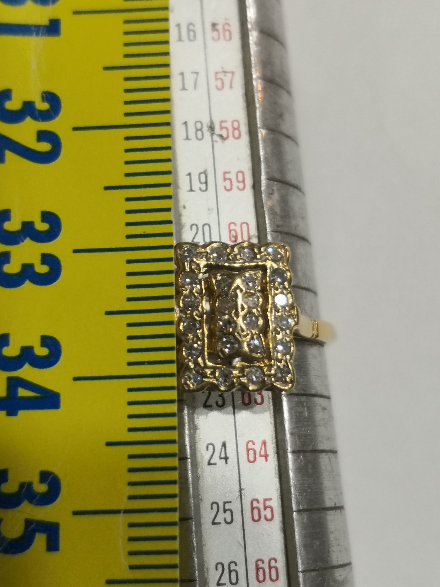 Vind inel din aur 18kt cu diamante 0,24ct