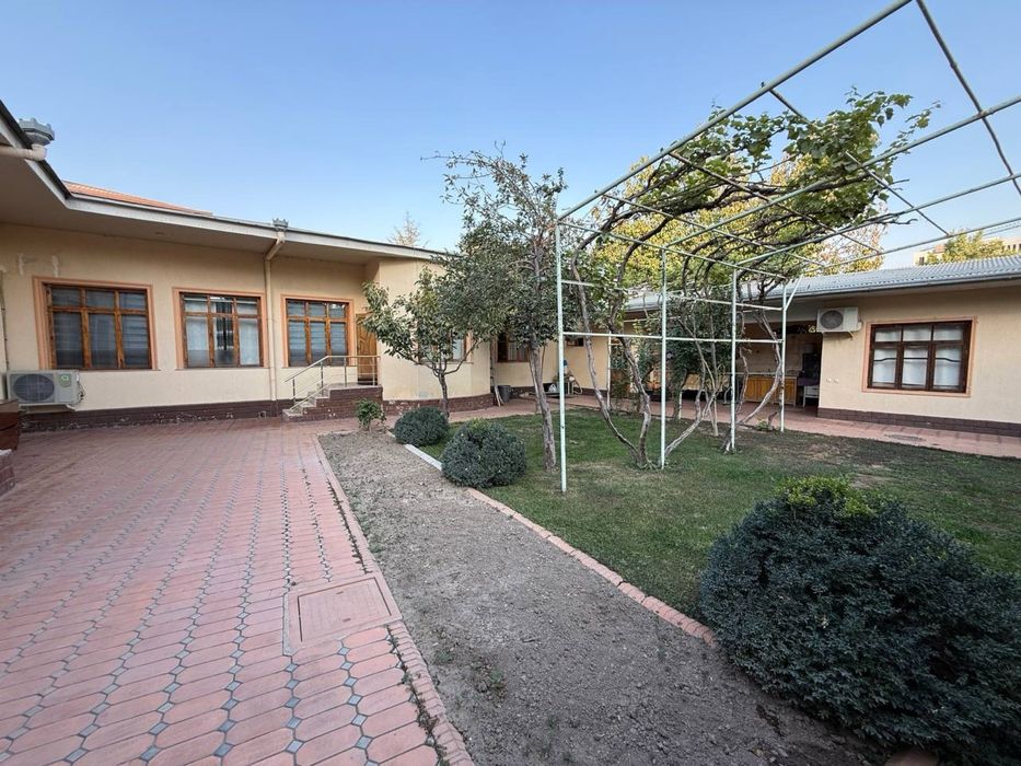 Продается Участок В центре города 1-линия 5 и 3 соток земли