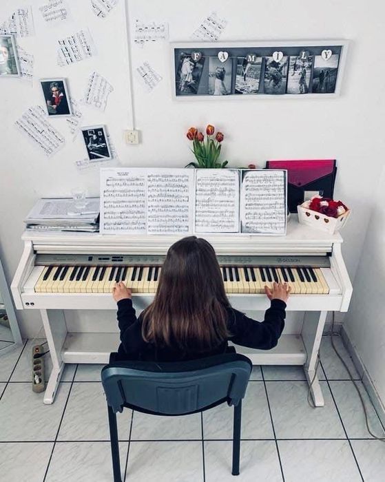 Cursuri Pian/Canto/Vioară