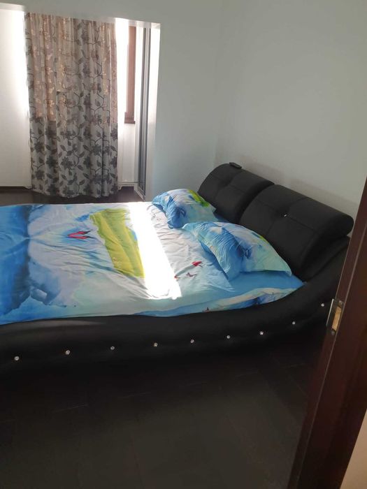 Vand apartament 4 camere zona Spitalul Judetean
