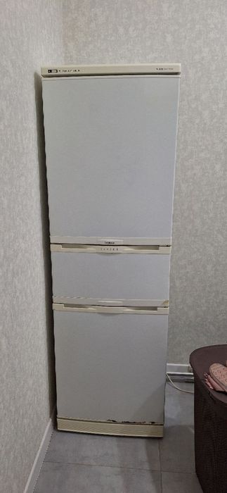 Продаётся холодильник Goldstar