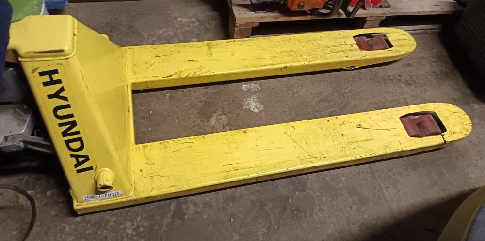 Transpallet hidraulic 2.5t  Hyundai