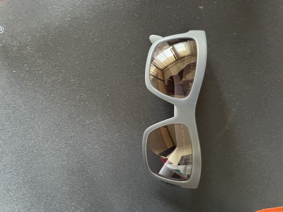 Vand ochelari de soare Prada