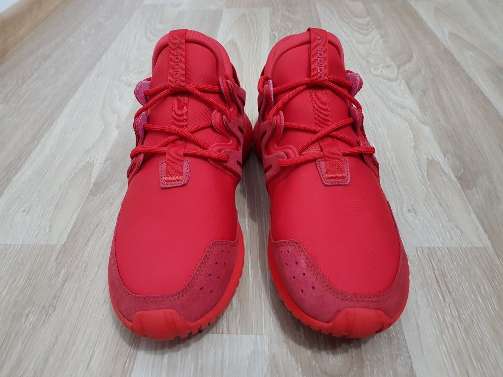 Adidasi Adidas Tubular mărimea 44 nike jordan force