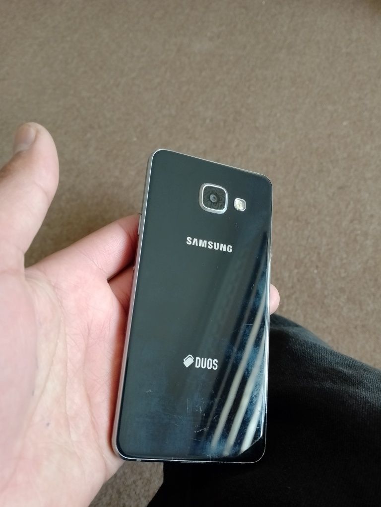 Samsung A3 .16/2 GB xolati yaxshi faqat ekran almashtirish kerak
