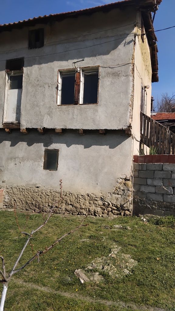 Продава къща в с.Усойка общ.Бобошево